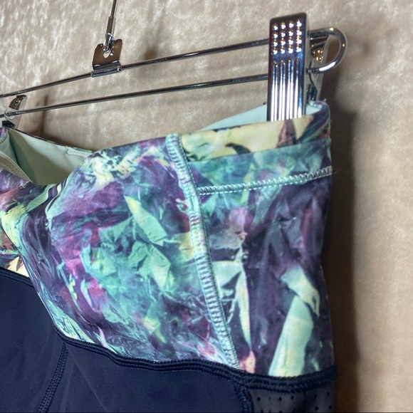 Lululemon Var City Crops 🌵6 - Picture 9 of 13